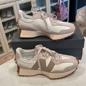 BNIB New Balance 327 beige brown women’s 7.5-8
